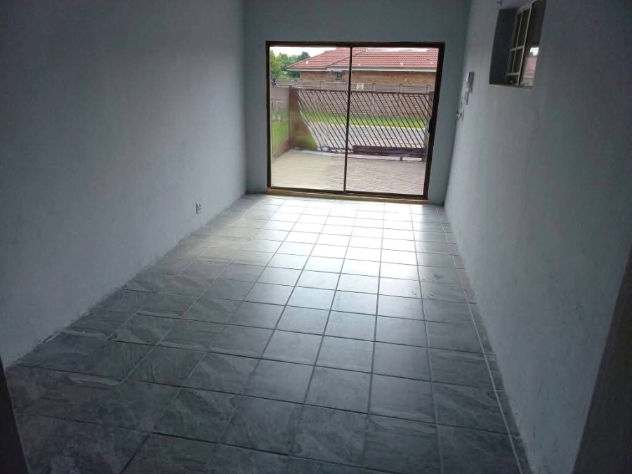 To Let 1 Bedroom Property for Rent in Vaalpark Free State